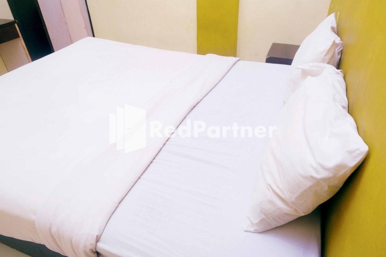 Hotel Permata Makassar Mitra Reddoorz Balangberu Exterior foto